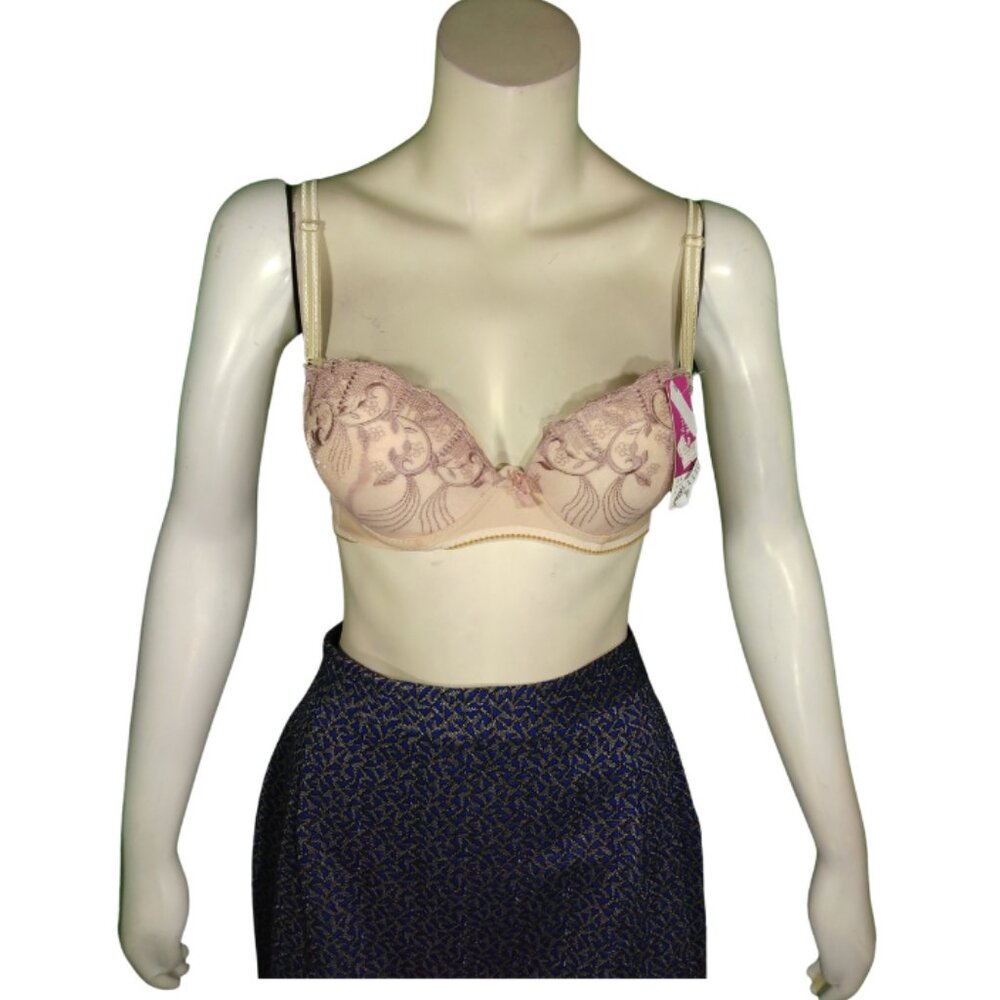 Women Mauve Embroidered Push up Bra